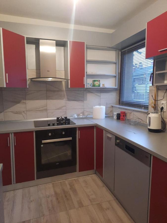 Apartment Dzoni *